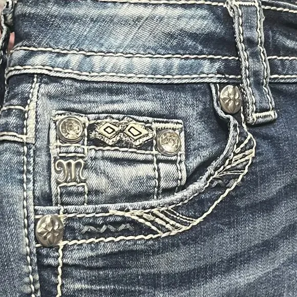 Miss Me Y2K Mid Rise Distressed Bling Wings Embroidered Shorts 25 Thick Stitch - Picture 2 of 9